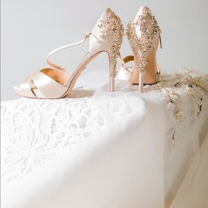 BADGLEY MISCHKA Fame Blush Crystal Heel Sandals